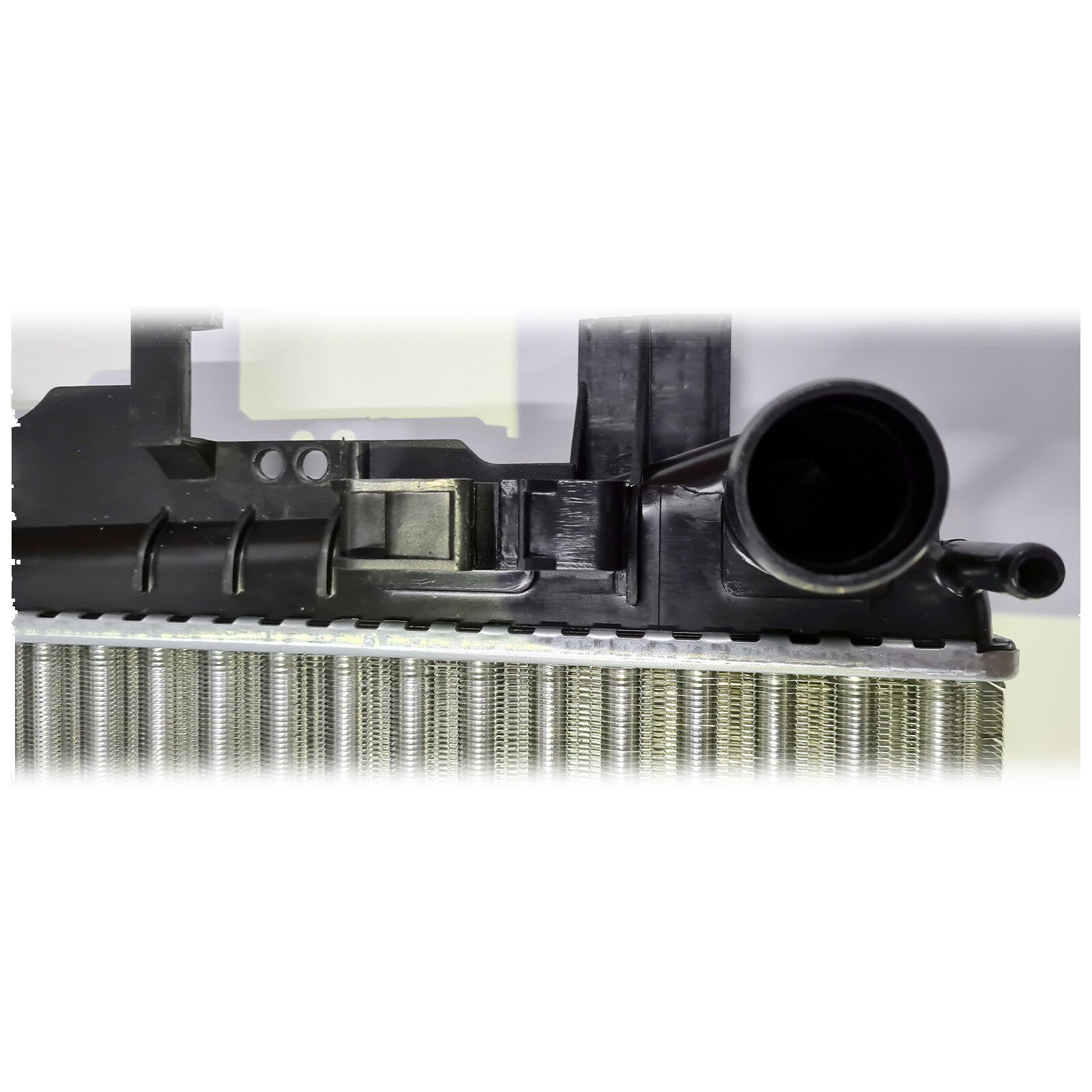 Engine Cooling Radiator For Mercedes-Benz Sprinter VW Crafter 30-35 9065000002